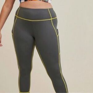 🌷 Torrid Active Grey/Neon Yellow Crop Leggings Size 4